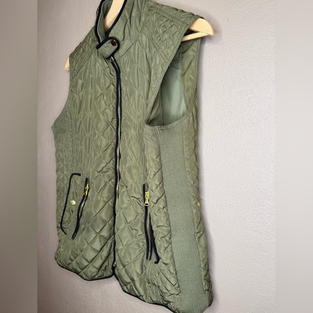 Fate Rowan Women's Olive Green Quilted Vest with Black Trim Size Large Outwear - Picture 9 of 16